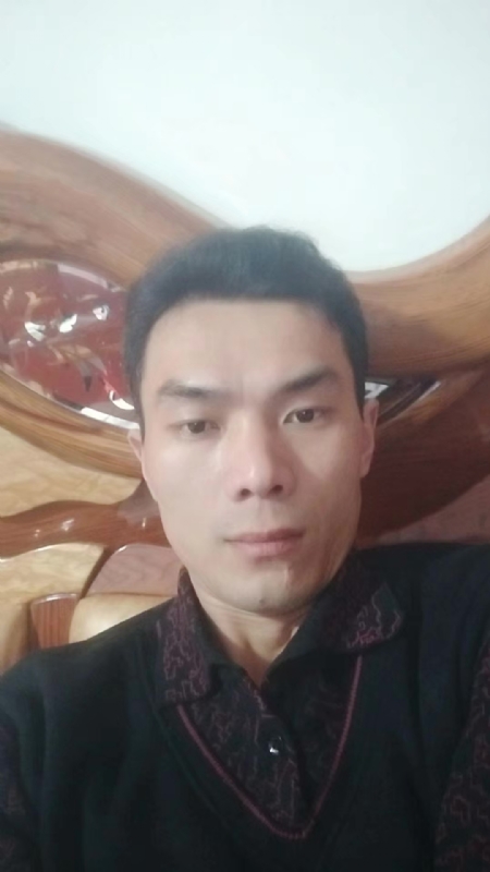 错把真心喂了狗的第四张照片--漳州相亲网