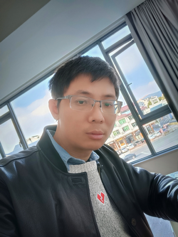 也许只是缺少一个拥抱的第二张照片--漳州相亲网